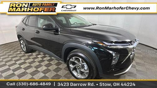 Mosaic Black Metallic 2026 Chevrolet Trax LT