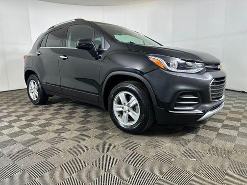 Mosaic Black Metallic 2020 Chevrolet Trax LT