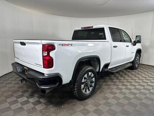 2022 Chevrolet Silverado 2500 Custom