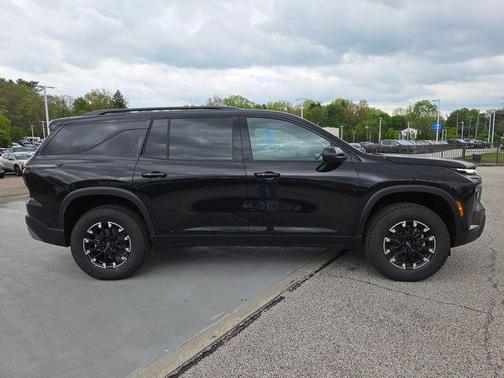 Mosaic Black Metallic 2026 Chevrolet Traverse AWD Z71