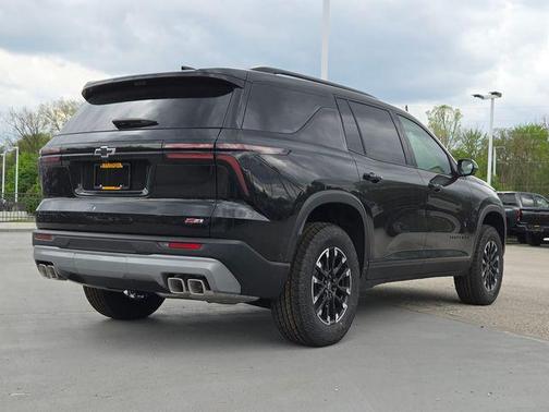 Mosaic Black Metallic 2026 Chevrolet Traverse AWD Z71