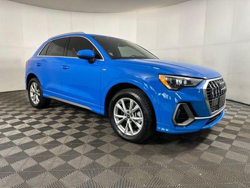 2022 Audi Q3 45 S line Premium