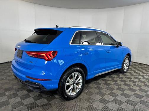 2022 Audi Q3 45 S line Premium