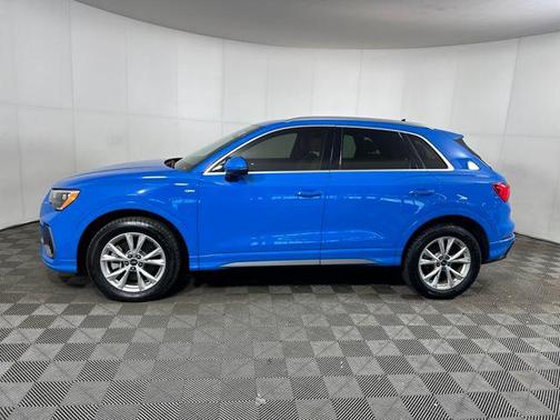 2022 Audi Q3 45 S line Premium