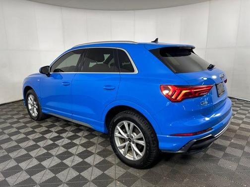 2022 Audi Q3 45 S line Premium