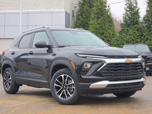 Mosaic Black Metallic 2026 Chevrolet Trailblazer LT