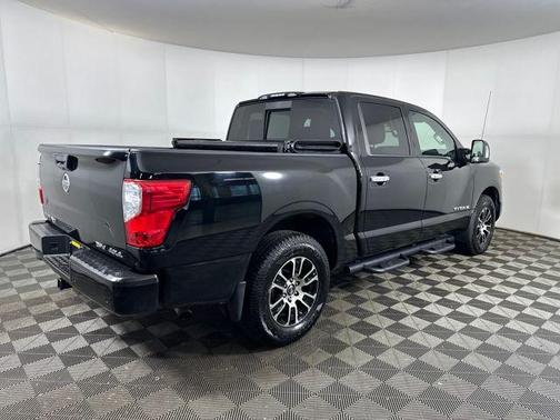 2021 Nissan Titan SV