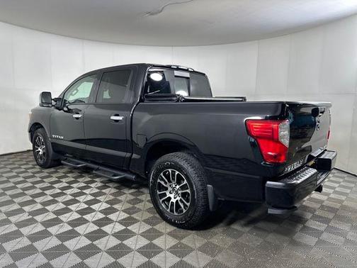 2021 Nissan Titan SV