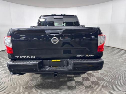 2021 Nissan Titan SV