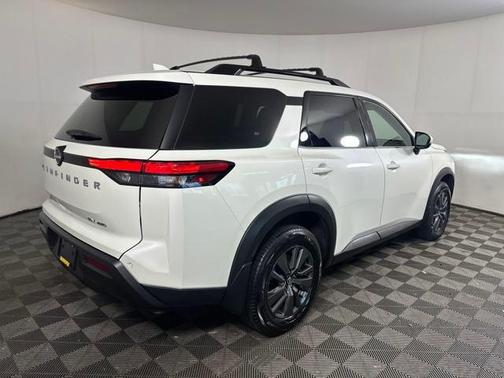 2022 Nissan Pathfinder SV 4WD
