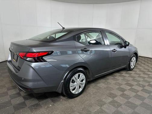 Gun Metallic 2020 Nissan Versa 1.6 S