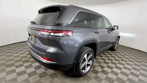 Baltic Gray Metallic Clearcoat 2023 Jeep Grand Cherokee 4xe Base
