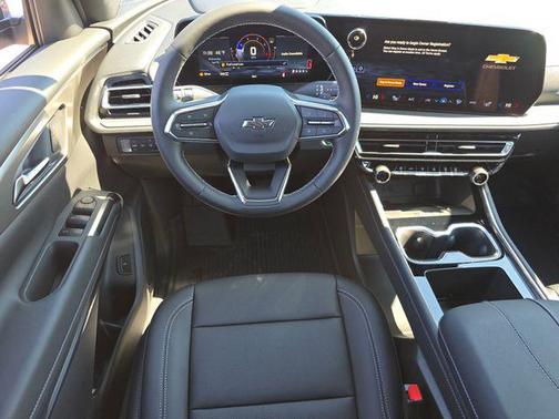 Sterling Gray Metallic 2026 Chevrolet Traverse LT