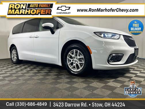 Bright White Clearcoat 2023 Chrysler Pacifica Touring L