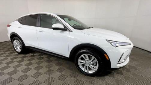 Summit White 2025 Buick Envista Preferred FWD