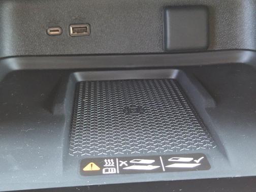 Trillium Green Metallic 2027 Chevrolet Traverse LT