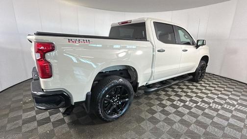 White Sands 2026 Chevrolet Silverado 1500 Custom Trail Boss
