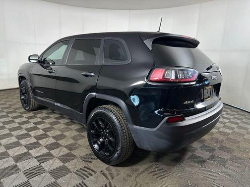 2020 Jeep Cherokee Sport