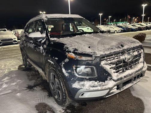 2026 Hyundai VENUE SEL w/Two-Tone Roof