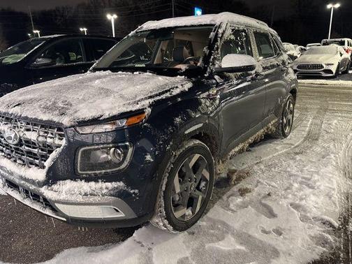 2026 Hyundai VENUE SEL w/Two-Tone Roof