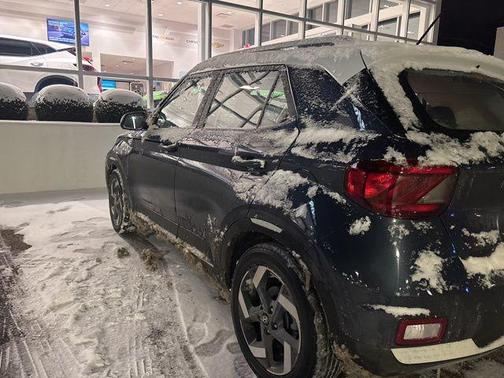 2026 Hyundai VENUE SEL w/Two-Tone Roof