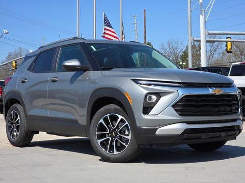 Sterling Gray Metallic 2026 Chevrolet Trailblazer LT