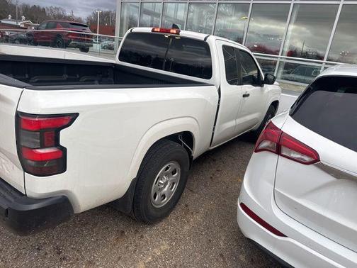 2022 Nissan Frontier S