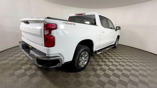 Summit White 2022 Chevrolet Silverado 1500 LT