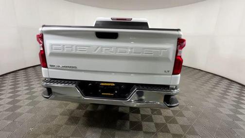 Summit White 2022 Chevrolet Silverado 1500 LT
