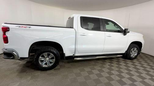Summit White 2022 Chevrolet Silverado 1500 LT