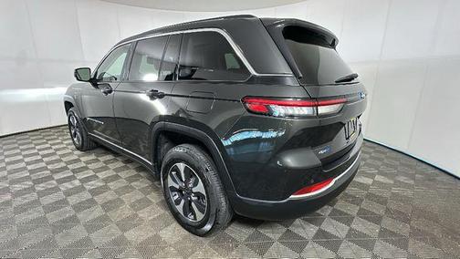 Rocky Mountain Pearlcoat 2023 Jeep Grand Cherokee 4xe Base