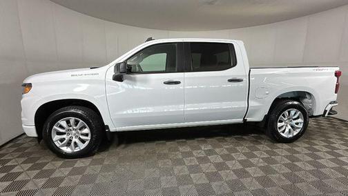 Summit White 2022 Chevrolet Silverado 1500 Custom