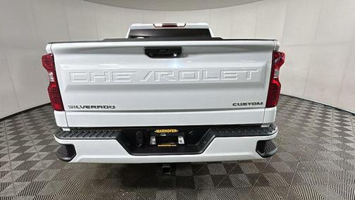 Summit White 2022 Chevrolet Silverado 1500 Custom