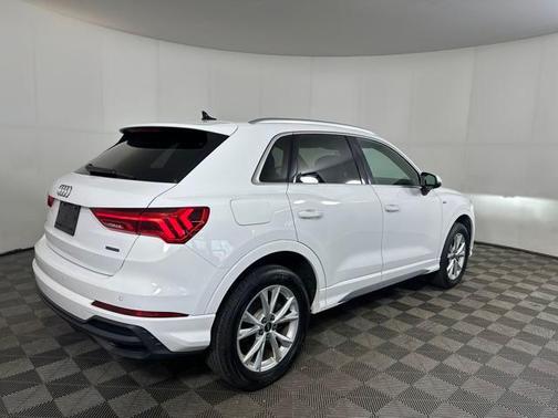 2023 Audi Q3 S line Premium