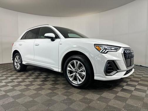 2023 Audi Q3 S line Premium