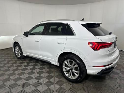 2023 Audi Q3 S line Premium