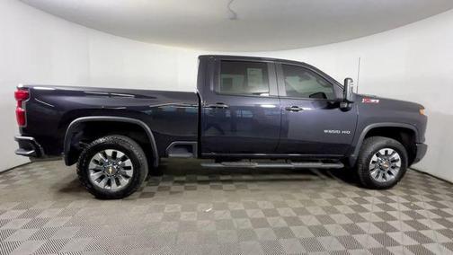 Dark Ash Metallic 2024 Chevrolet Silverado 2500 Custom