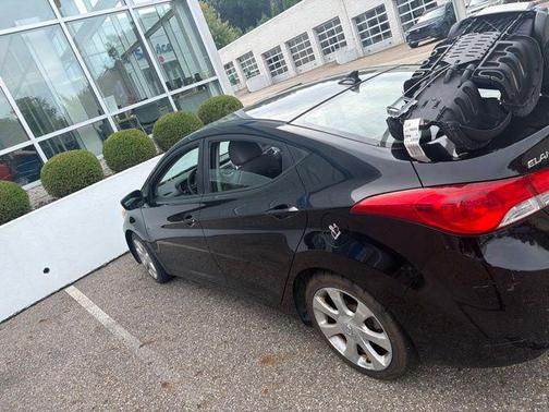 Black Noir Pearl 2011 Hyundai ELANTRA Limited
