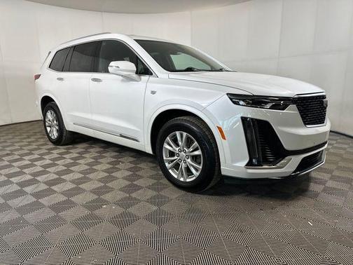 2022 Cadillac XT6 Luxury AWD