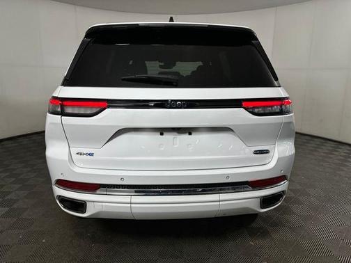 Bright White Clearcoat 2023 Jeep Grand Cherokee 4xe Overland