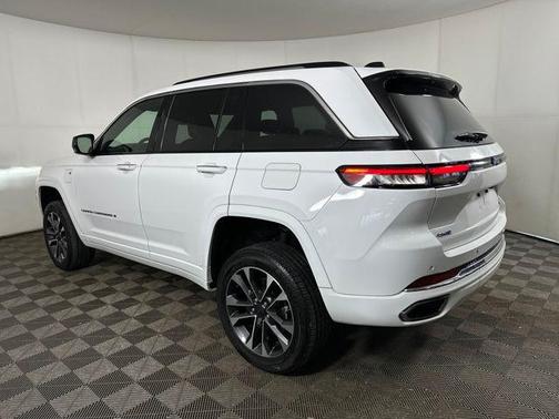 2023 Jeep Grand Cherokee 4xe Overland