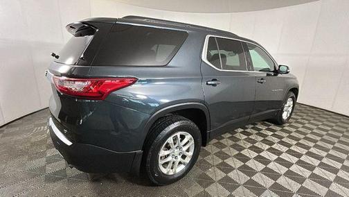 Graphite Metallic 2019 Chevrolet Traverse LT Cloth