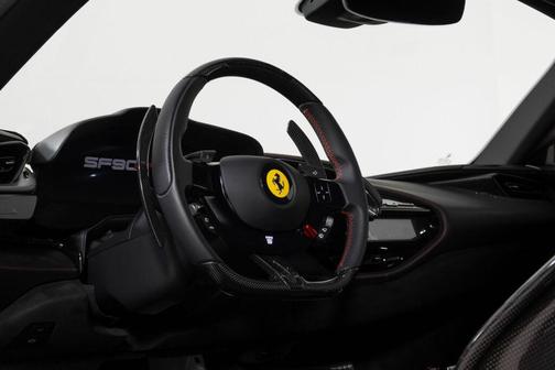 2023 Ferrari SF90 Stradale Base