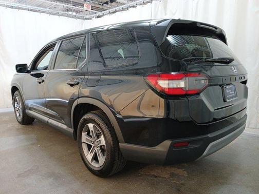 2023 Honda Pilot EX-L 8-Passenger
