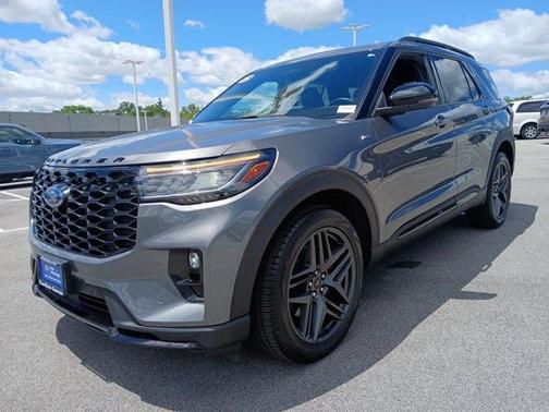 Carbonized Gray 2025 Ford Explorer ST-Line