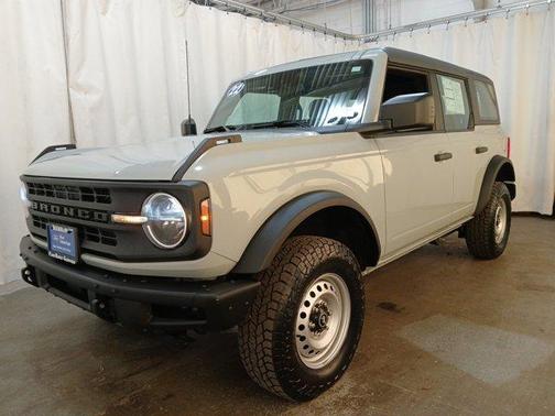 2022 Ford Bronco Base