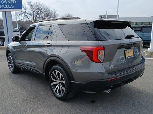 2023 Ford Explorer ST-Line