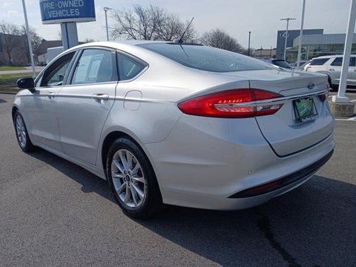Ingot Silver Metallic 2017 Ford Fusion SE