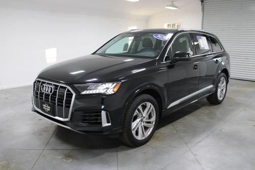 2023 Audi Q7 55 Premium Plus