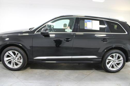 2023 Audi Q7 55 Premium Plus